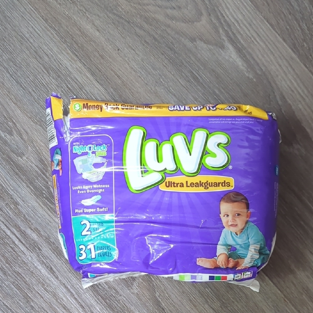 ❤️5/$25 Luvs Ultra Leakguards Diapers